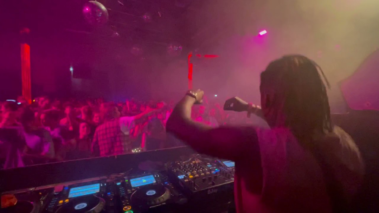 Philou Louzolo playing 