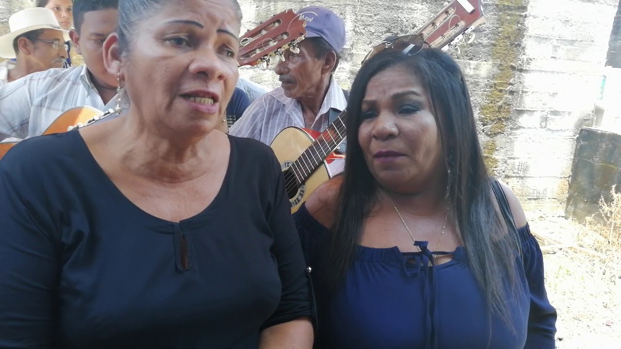 Hermanas Pacheco cantan a Alberto Tovar 😥