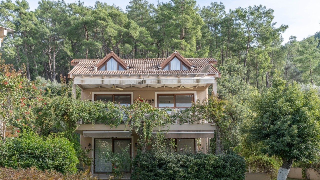 Göcek Çarşı ve Sahile 5 Dakika Yürüme Mesafesinde 4 Odalı Ev