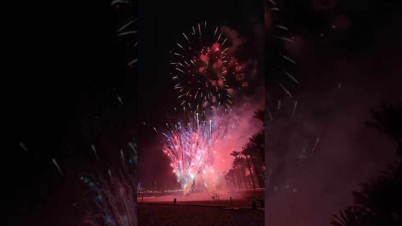 RICASA Benidorm fuegos artificiales, fireworks. Pulsar pantalla completa