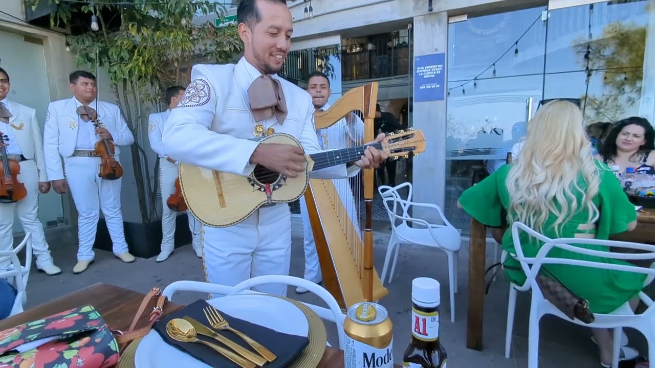El Cascabel - Mariachi El Quevedeño - Mazatlán, Sin.