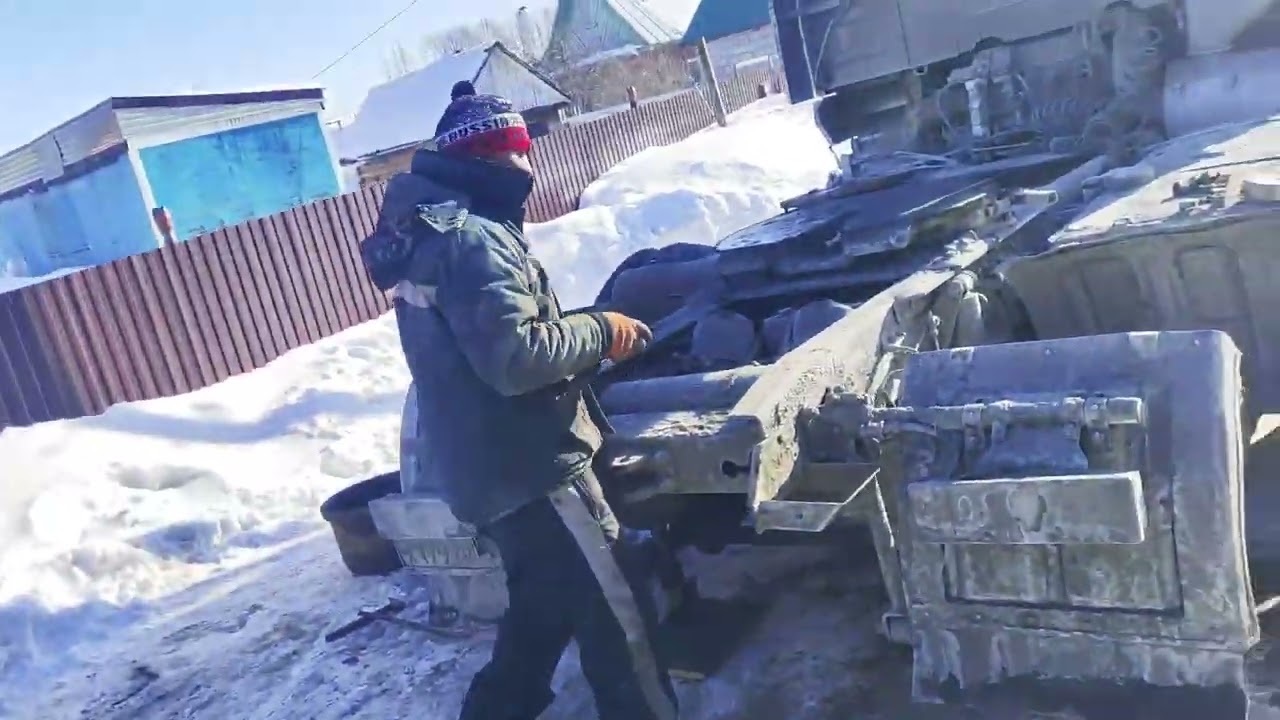 Запустил полуприцеп в работу. Мазы не дают скучать