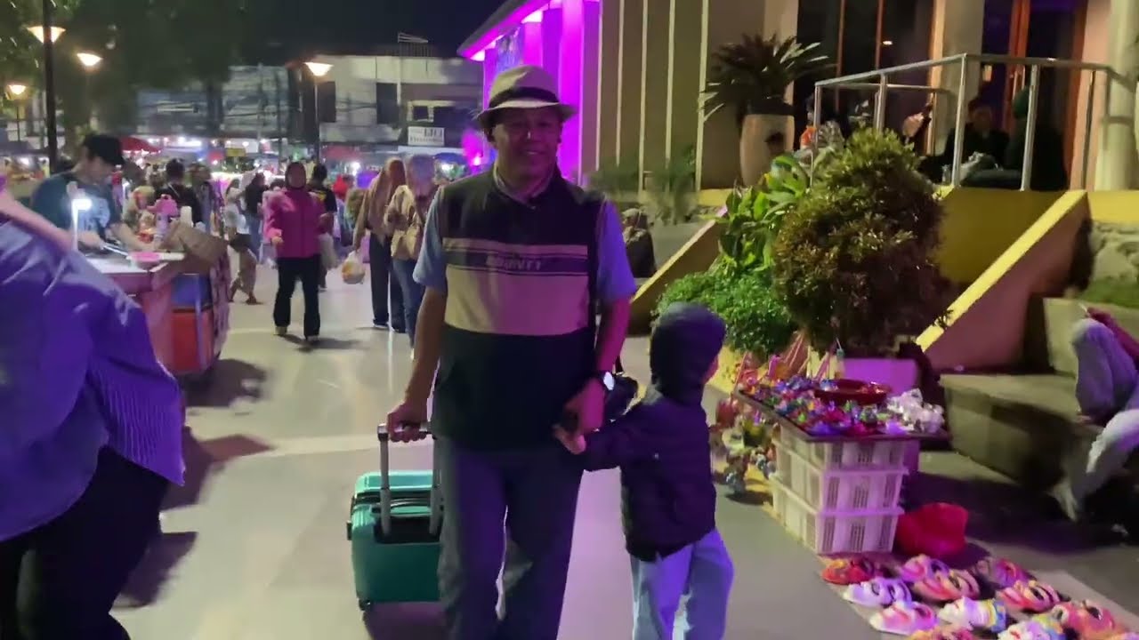 Perjalanan Malam Naik KRL: Pulang Liburan Penuh Cerita @SugyvlogChannel 