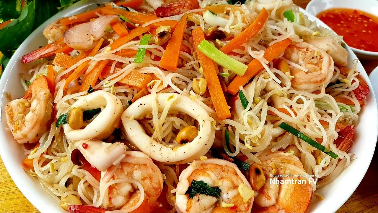 B&Uacute;N GẠO TRỘN T&Ocirc;M MỰC RAU CỦ Ngọt ngon ăn kh&ocirc;ng ng&aacute;n, đổi m&oacute;n cho gia đ&igrave;nh tuyệt ngon |Nhamtran FV
