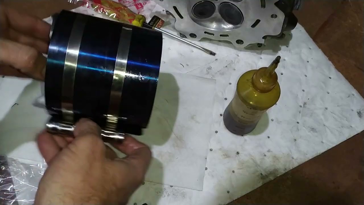 Montagem dos anéis no Pistão e instalando o cilindro da XT 660