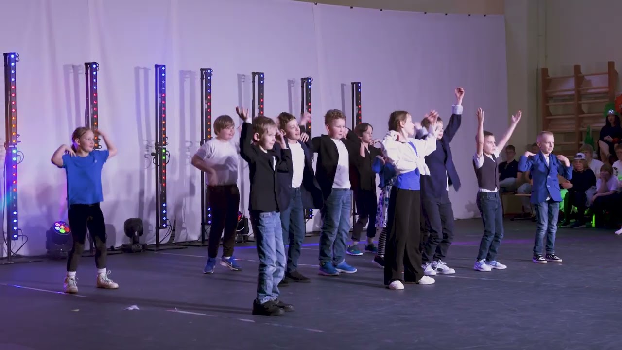 Holland, 2.b klass - Koeru Keskkooli XIII omaloominguliste tantsude võistlus