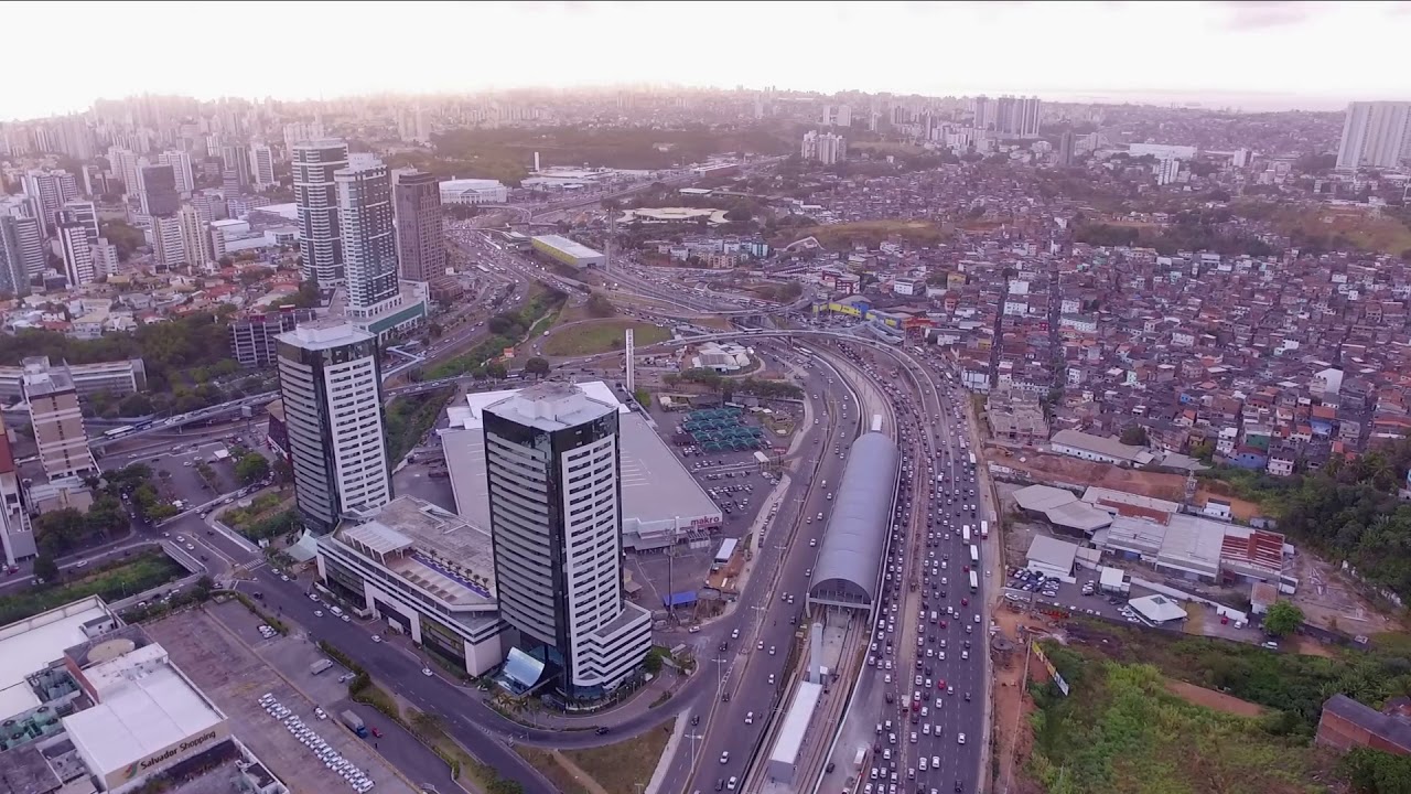 Voo de 10 Km na região do Iguatemi, em Salvador, Bahia