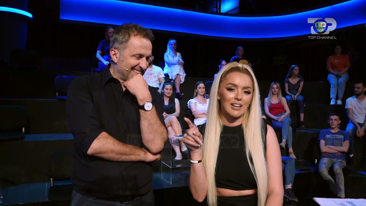 Edi Manushi vendoset n&euml; rolin e kameramanit dhe filmon Antonel&euml;n - Top Arena