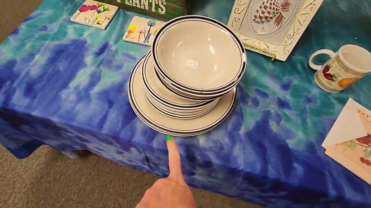 Little Thrift Store Walk-Through w/Background Noise/Talking 6-4-2022