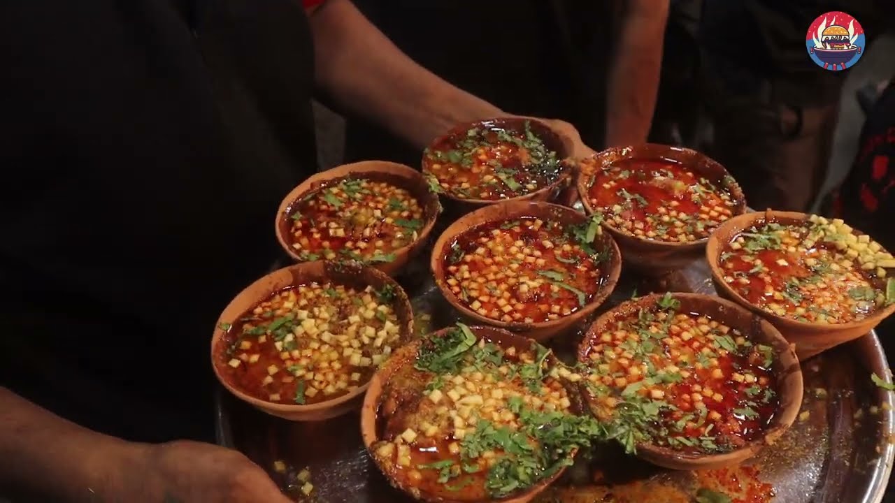 Neeta Ambani enjoys chat at the oldest chat shop of Varanasi Kashi chat Bhandar || Varanasi chat