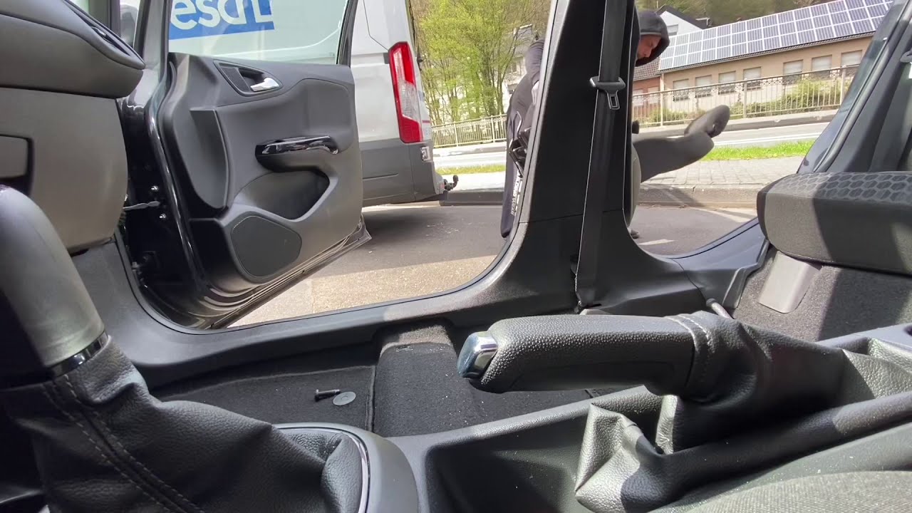 PKW Sitz ausbauen - KFZ Vordersitz abklemmen und ausbauen Opel Corsa E Autositze Demontage Anleitung