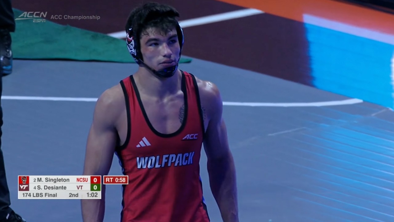 174lbs Matty Singleton (NC State) vs Sergio Desiante (Virginia Tech)