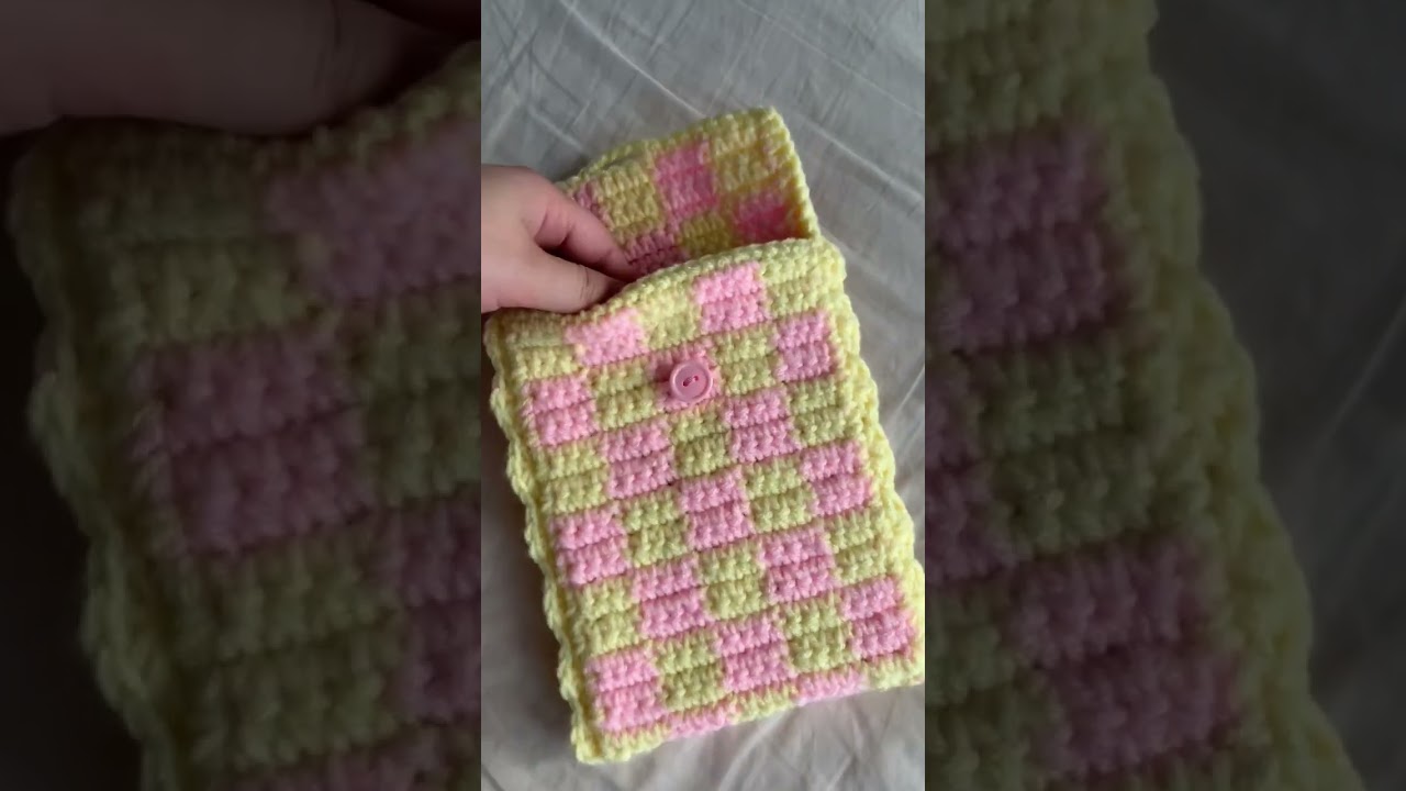Kindle case crochet tutorial on my channel 💛💖 easy & beginner friendly