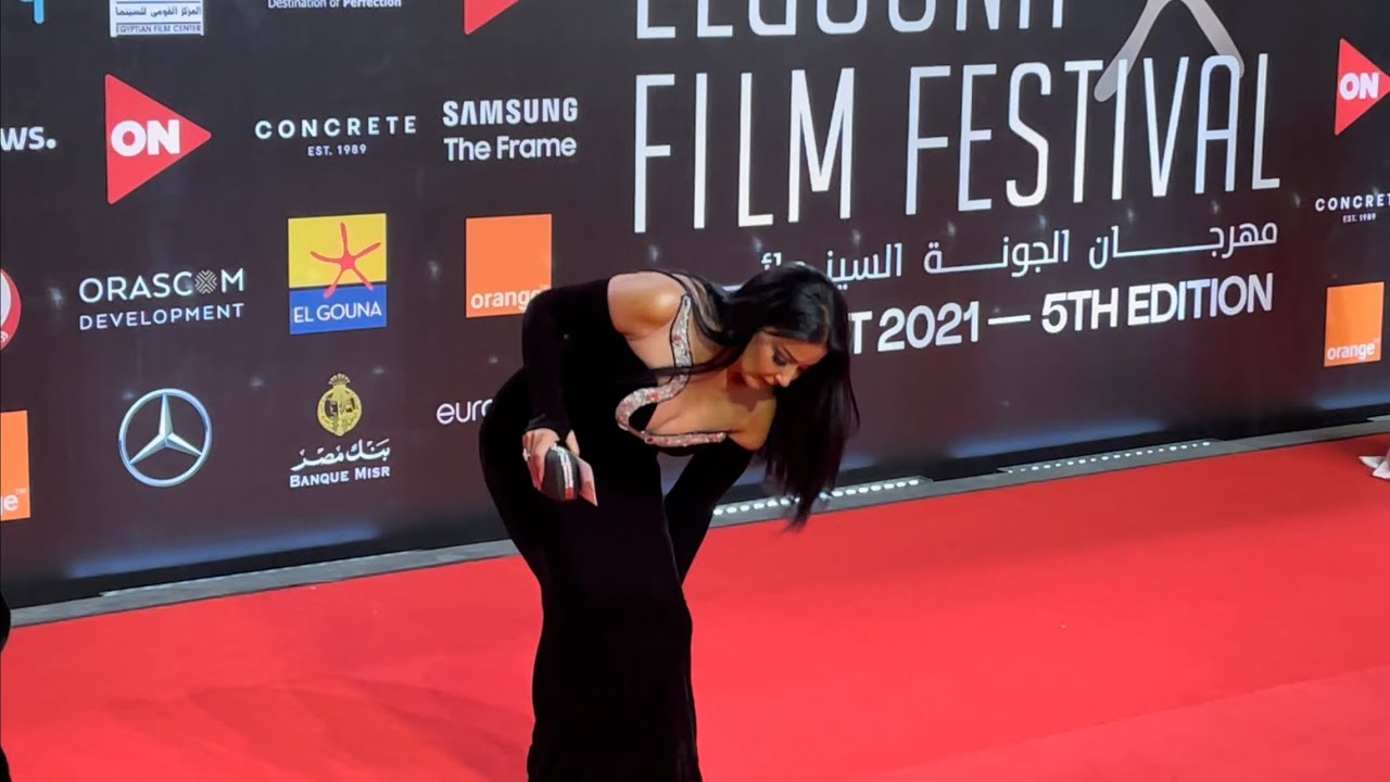 الفستان كان هيوقع سمية الخشاب في ختام مهرجان الجونة السينمائي gff21