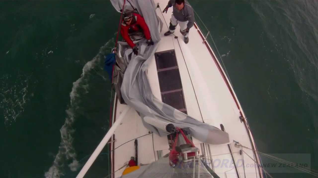 Chinese gybe snaps kite pole