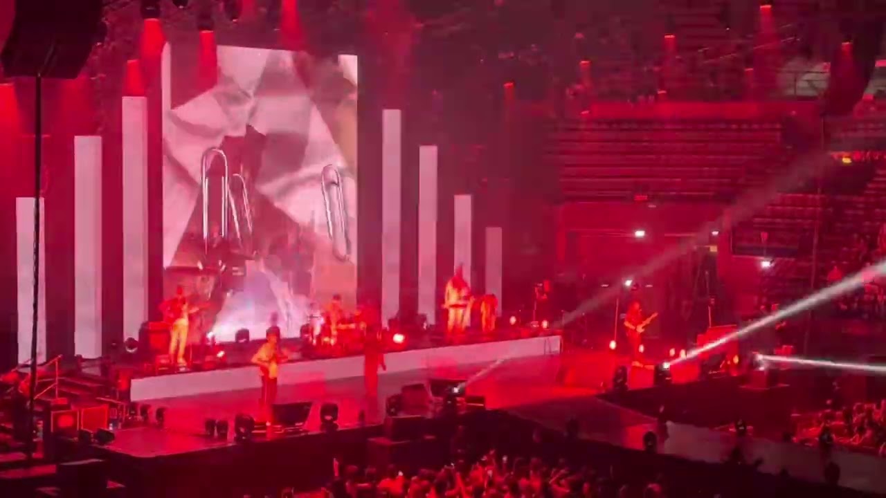Pinguini Tattici Nucleari - Cancelleria (live Assago forum 06/07/22)