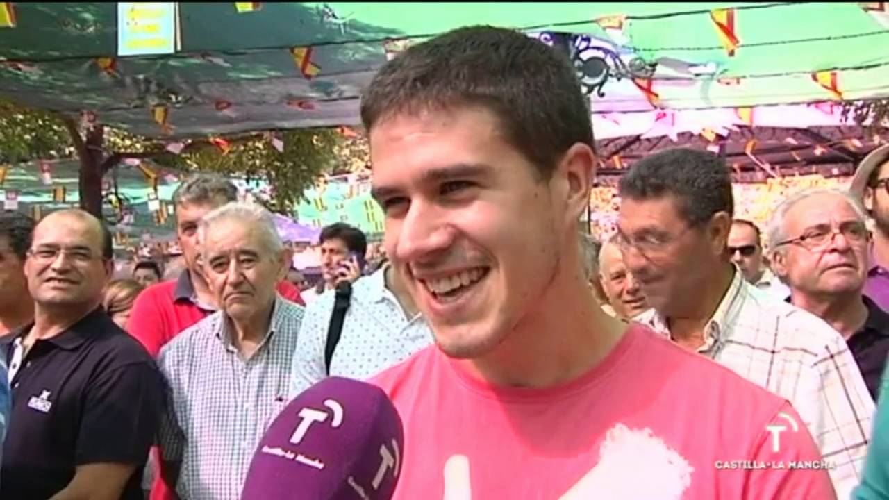 El racimo más grande de la vendimia de Villarrubia de los Ojos.