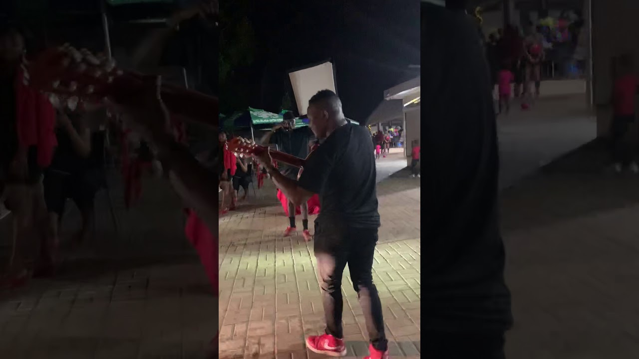 Serenata do Nelson Tivane para sua esposa
