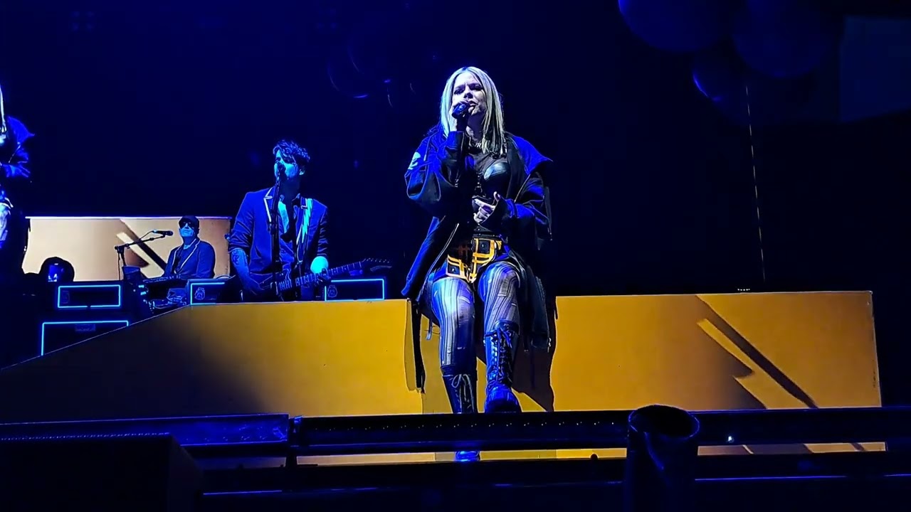 Avril Lavigne - 06. When You're Gone (cut) (Live from Wien 27.4.2023)