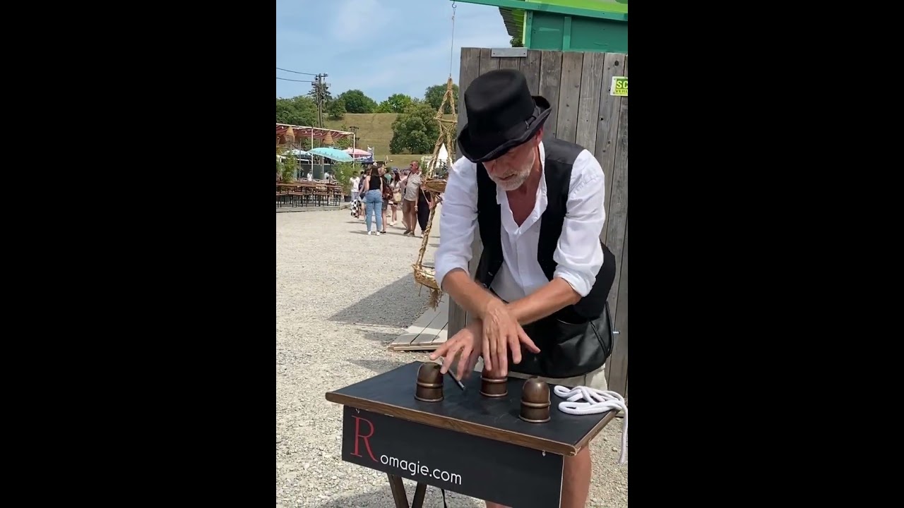 CupsandBalls , das Becherspiel in München Roman Breindl AuerDult