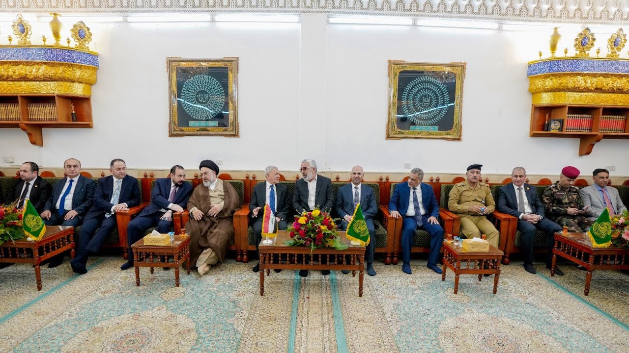 رئيس الجمهورية يؤدي مراسم الزيارة لضريح الإمام علي بن أبي طالب (عليه السلام)
