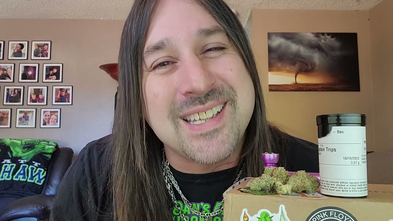 Dan's 420 Chronicles - Captain Trips / Weed Review 10/21/22