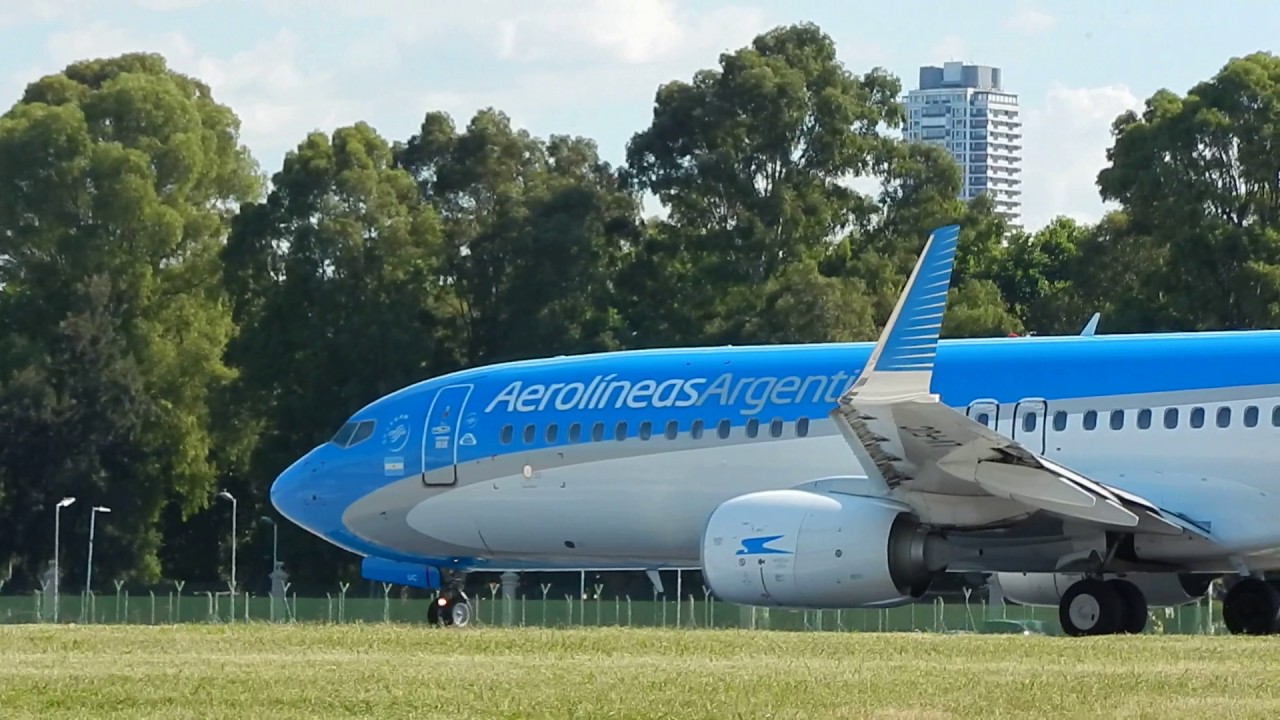 Aeroparque Jorge Newbery despegue de aviones Domingo 27 de Noviembre de 2016