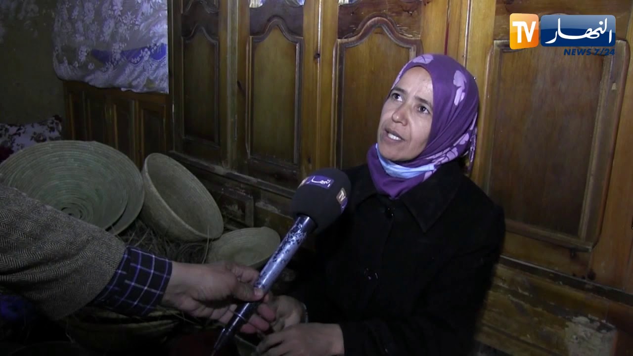 سعيدة: الخالة ملوكة تبدع في صناعة الأواني المنزلية من الحلفاء