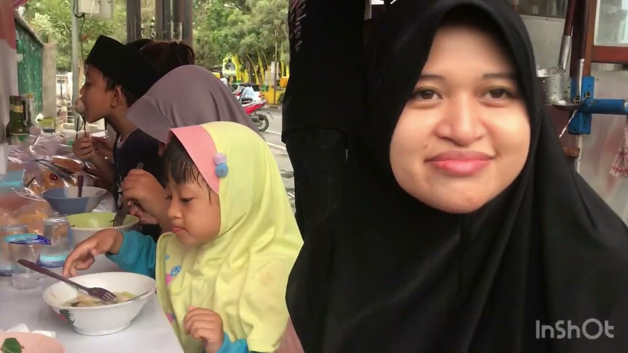 Jalan Jalan di PKL Joglo Cianjur #family #familytime #anak #bakso #pkl #cianjur #cianjurhits 