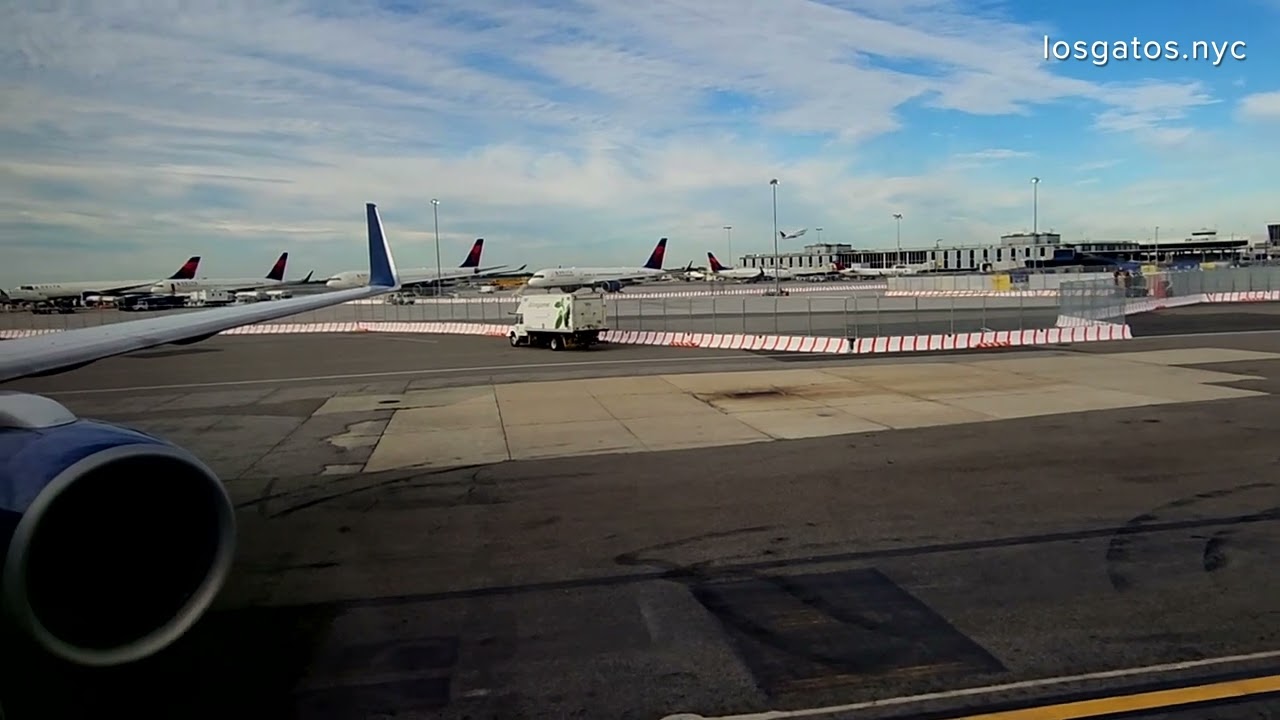 Cloudy pushback and takeoff from JFK  - Delta 757 [4K unfiltered]