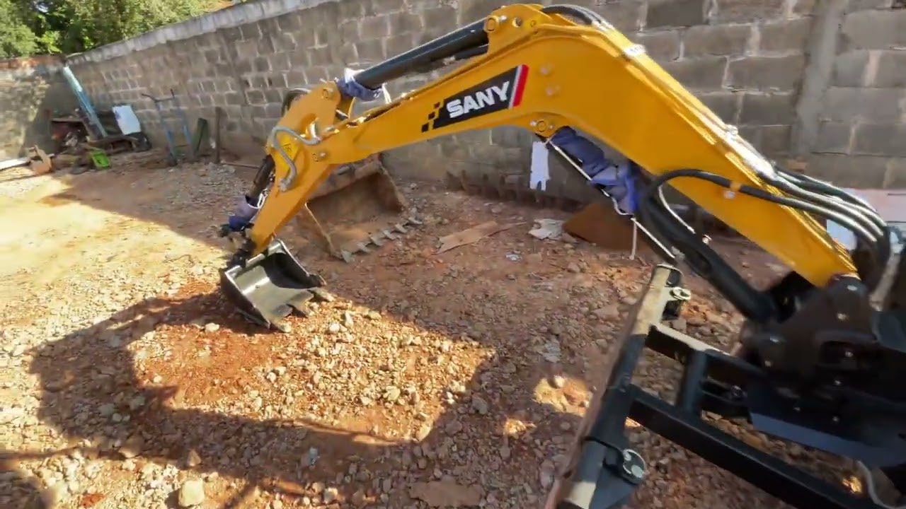 Nova Sany SY16C mini escavadeira
