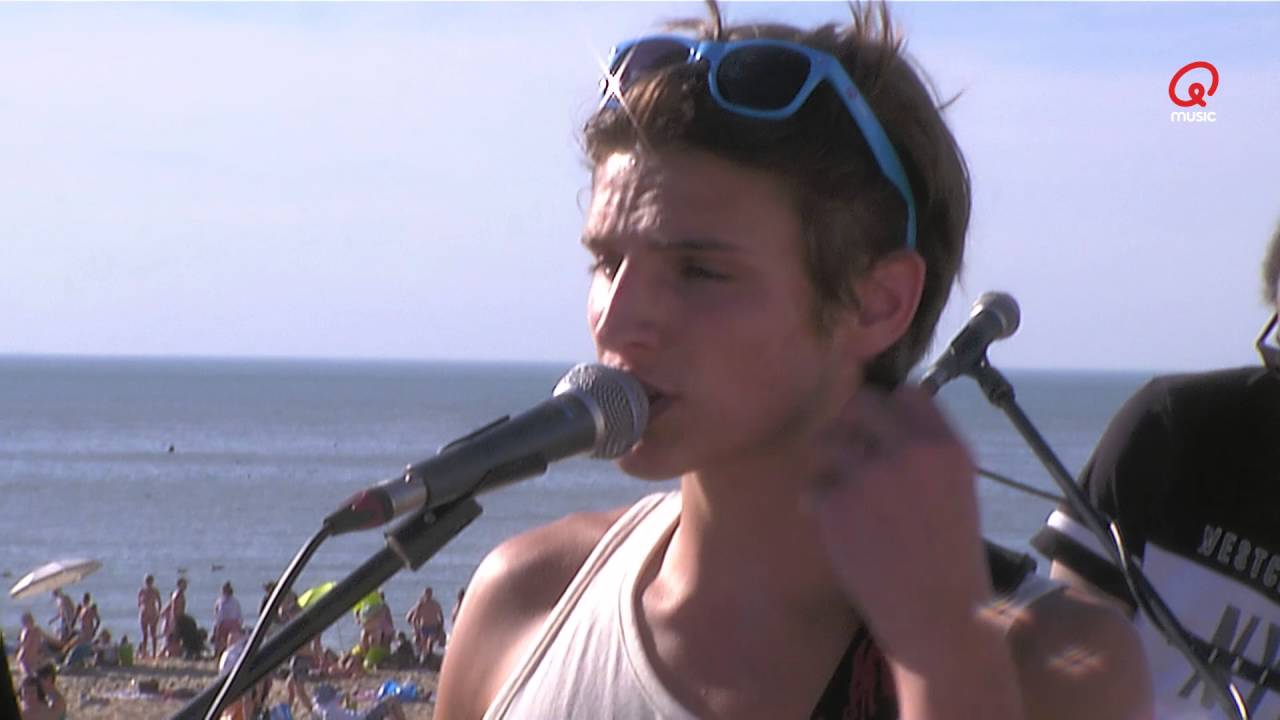 Q-Beach Live: Bandits - Rhythm Is A Dancer (Live bij Q)