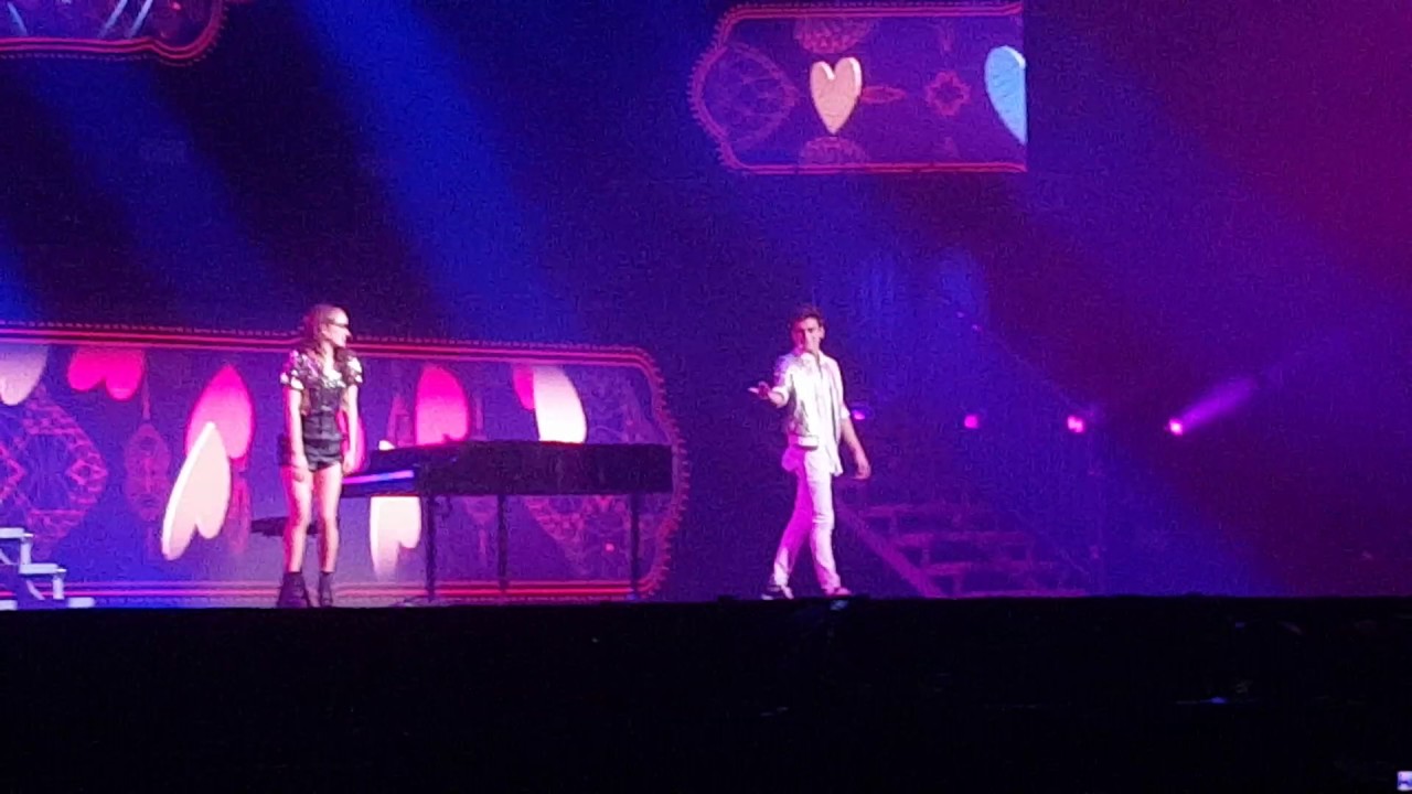 Tengo un Corazón y Mitad y mitad - Soy Luna en Concierto