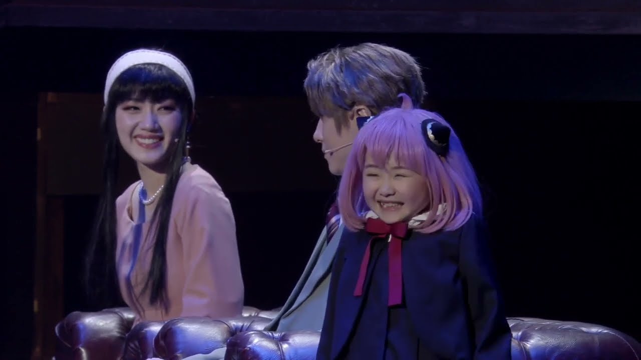 ENG SUB | Loid punches a mosquito - Musical Spy x Family 2023 | Version F