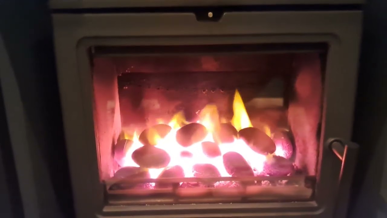 Charles Swann Superflame smokeless fuel first burn and initial thoughts.
