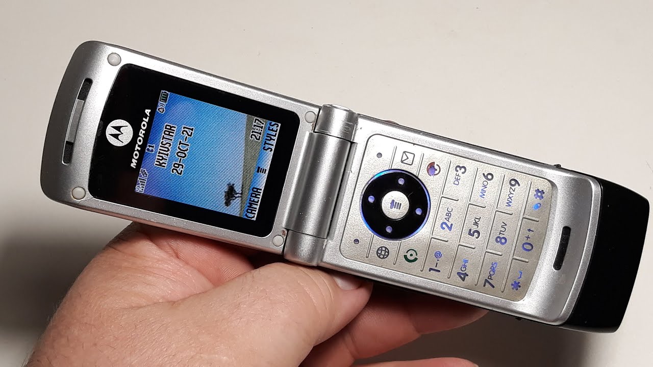 Motorola W375 – доступный тонкий камерафон - раскладушка с откидной крышкой и встроенным FM-радио