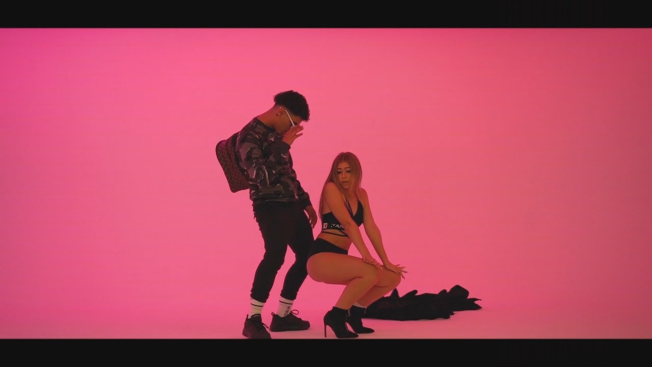 Elilluminari ft. Blondie - Sin Condón