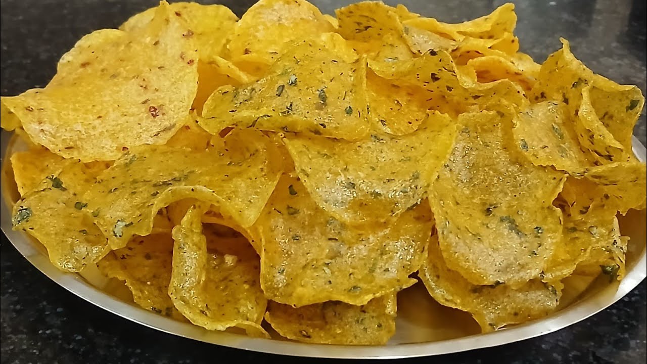 स्नैक्स का बादशाह आलू का पापड़ बहुत ही कम समय में और आसानी से बना ले घर पे और खाने में खूब मजा आएगा