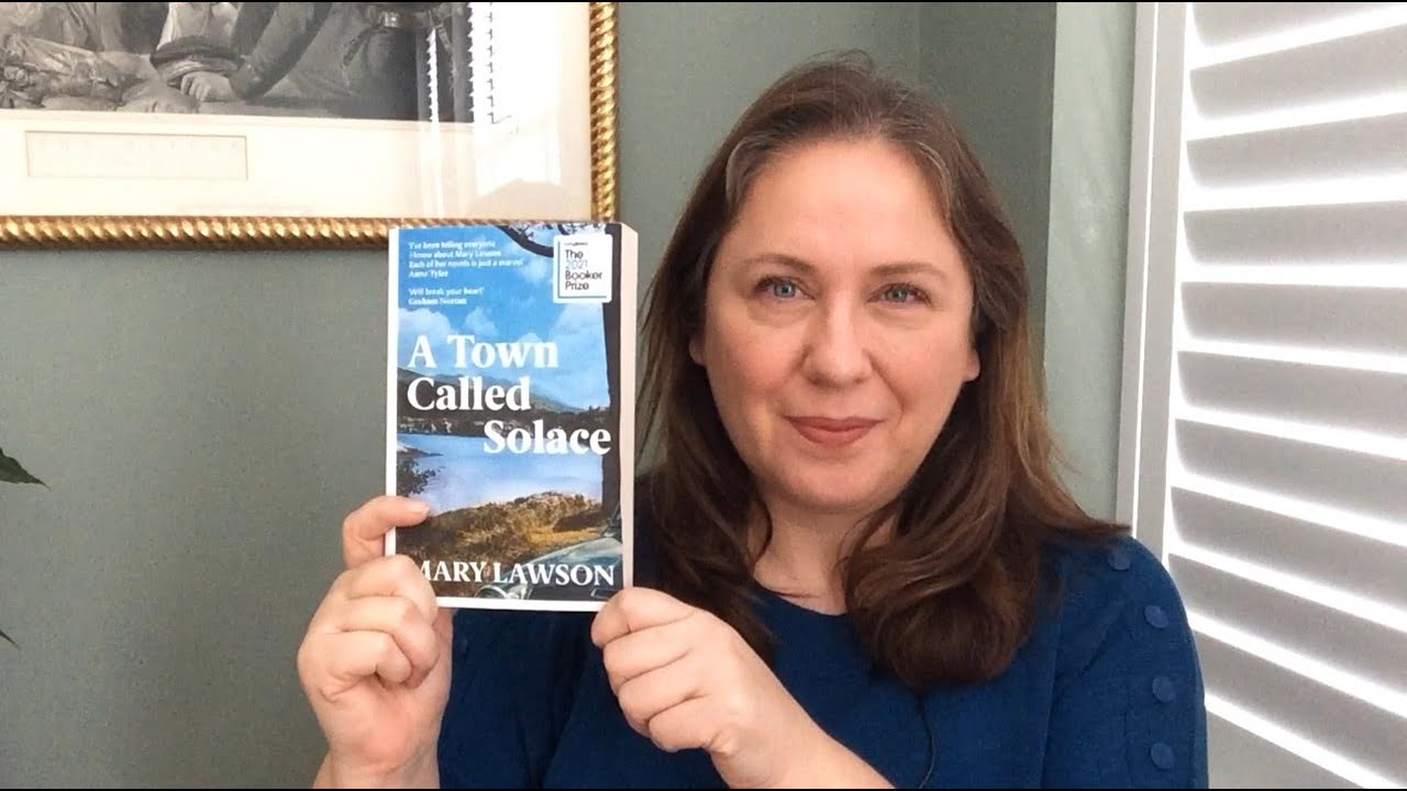 Victoria&rsquo;s Book Reviews: A Town Called Solace by Mary Lawson