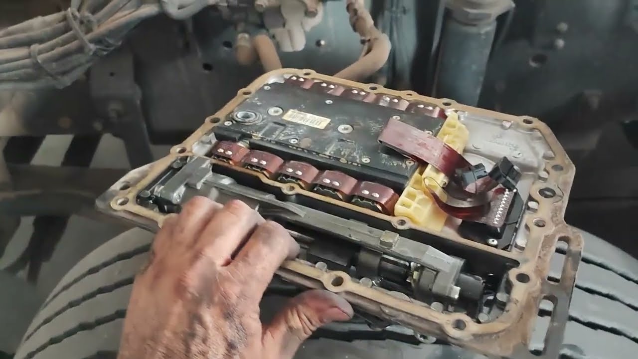 Câmbio dando tranco ao engatar - DAF XF 460