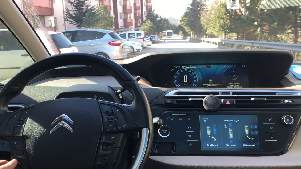 Citroen C4 Grand Picasso ile otomatik park yapılması (park asist)