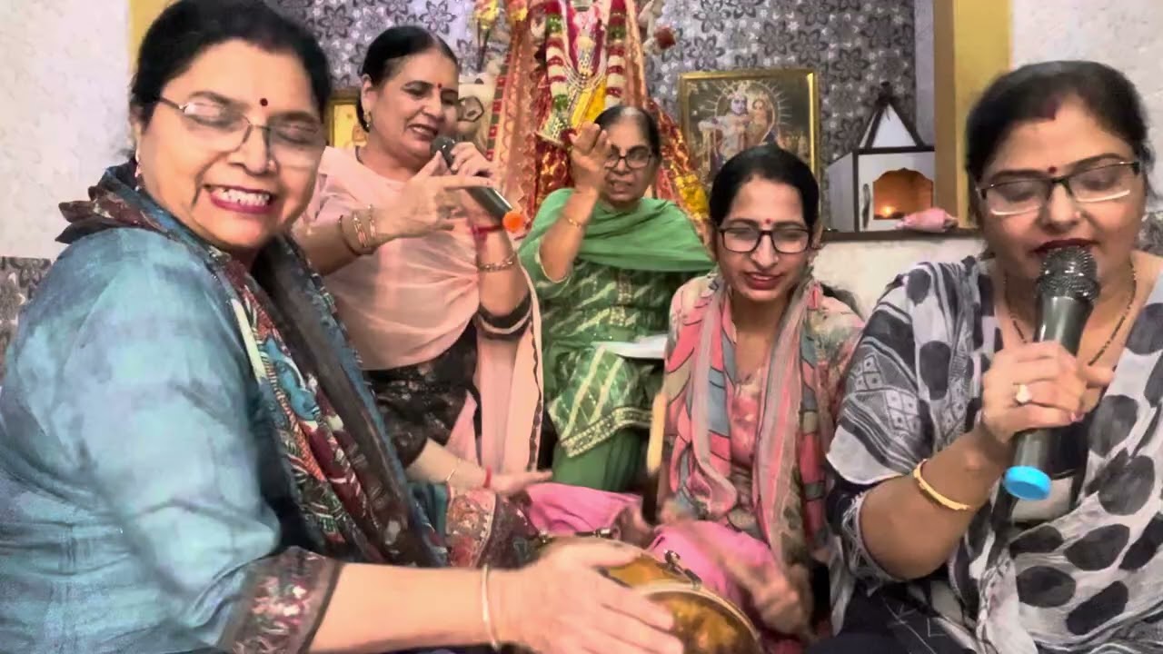 ये भजन सुनकर आप भी मस्ती में झूमने लगेंगे 👀