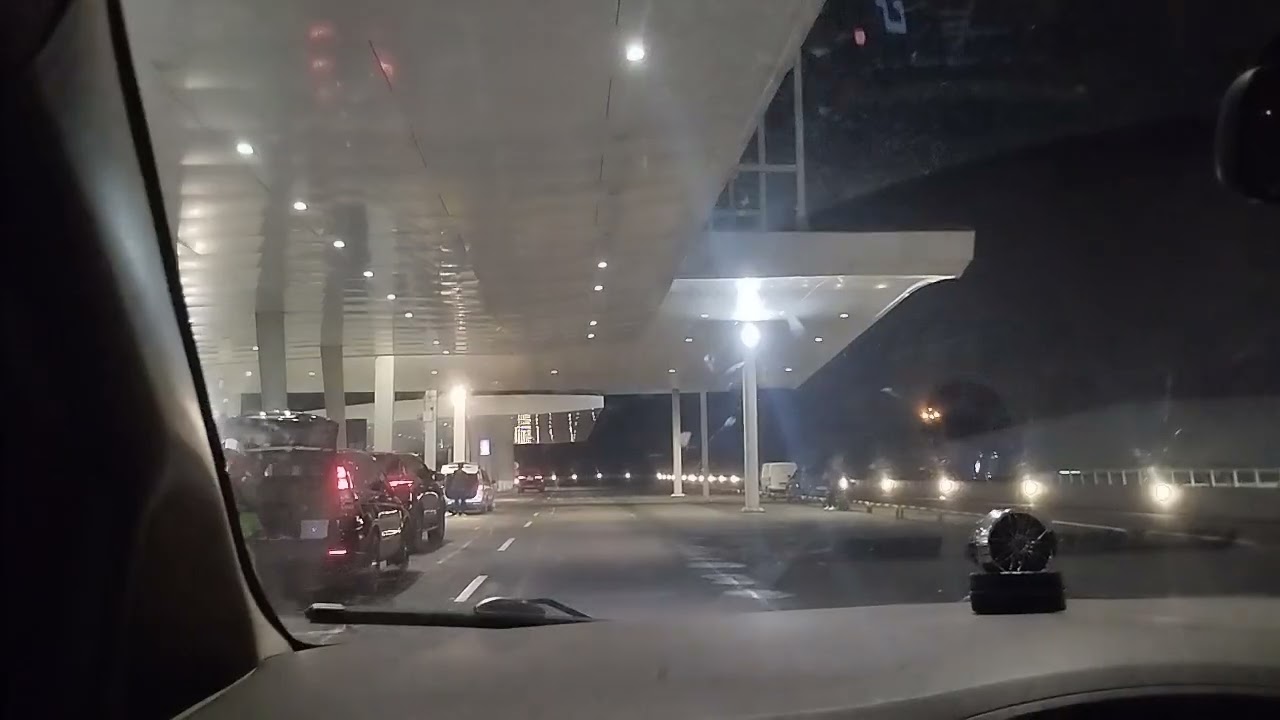 NAIK PESAWAT PALING PAGI BANDARA KUALANAMU MEDAN