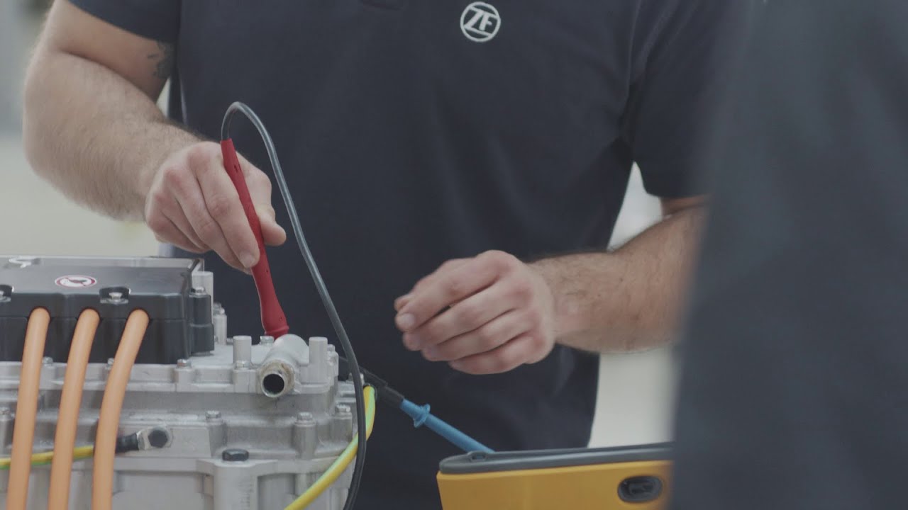 E-Mobility-Training: mit ZF Aftermarket zum ZF-Hochvolt-Experten