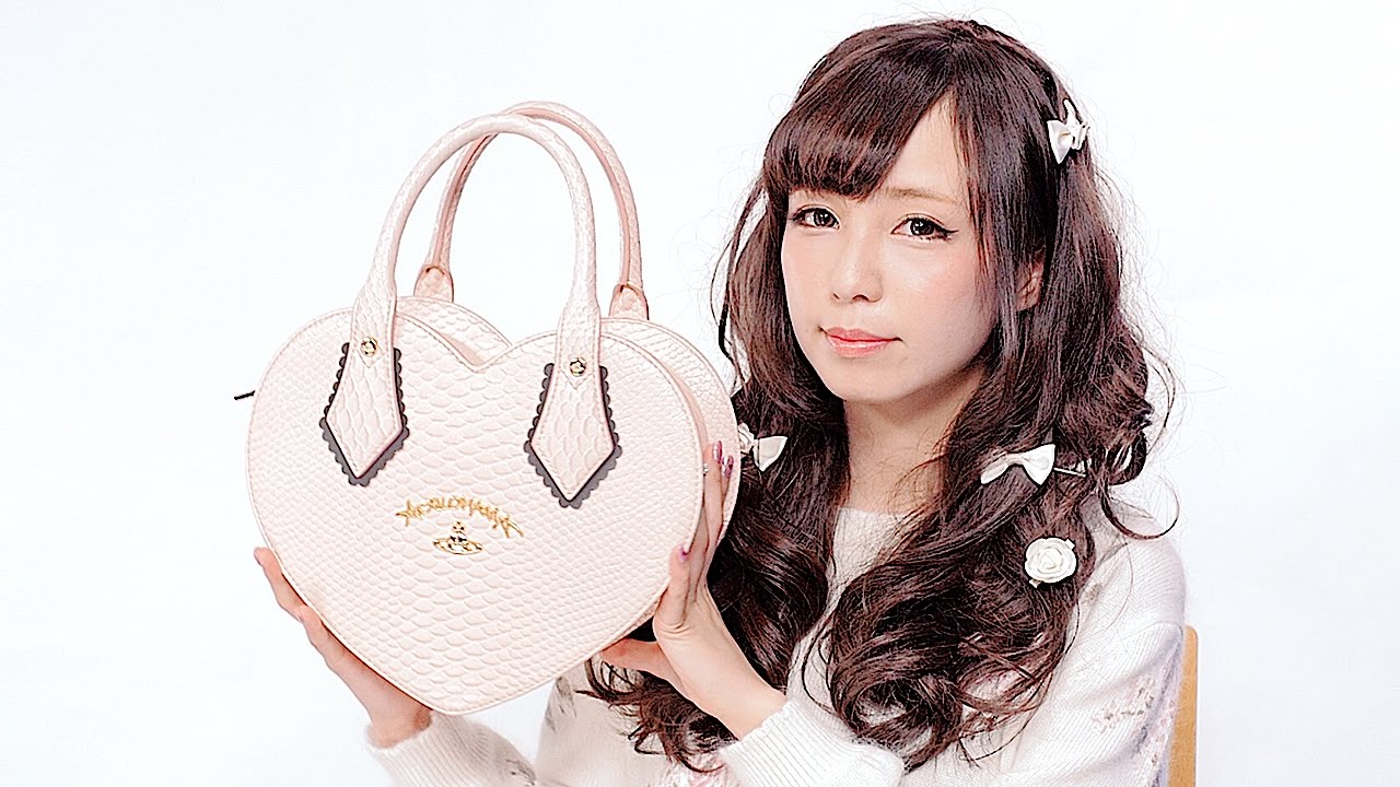 What's in my Bag? Japanese fashion model Yui Minakata｜【カバン中身紹介】ファッションモデル皆方由衣