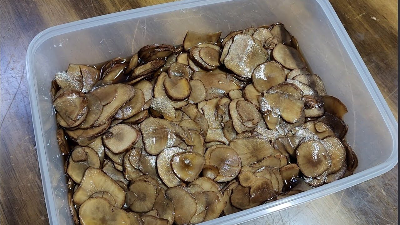 돼지감자 많이 사오셔서 이렇게 만들어 두세요!! 일년동안 가족들이 건강하고 행복합니다/돼지감자장아찌.돼지감자칩.돼지감자차,돼지감자생채. Pork and potato dishes.