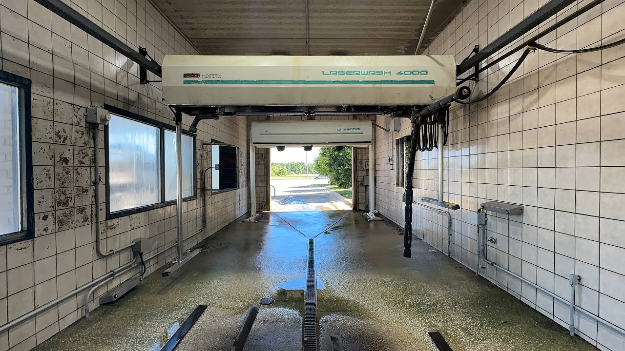 Great Condition PDQ Laserwash 4000 At Mobil - Loves Park IL