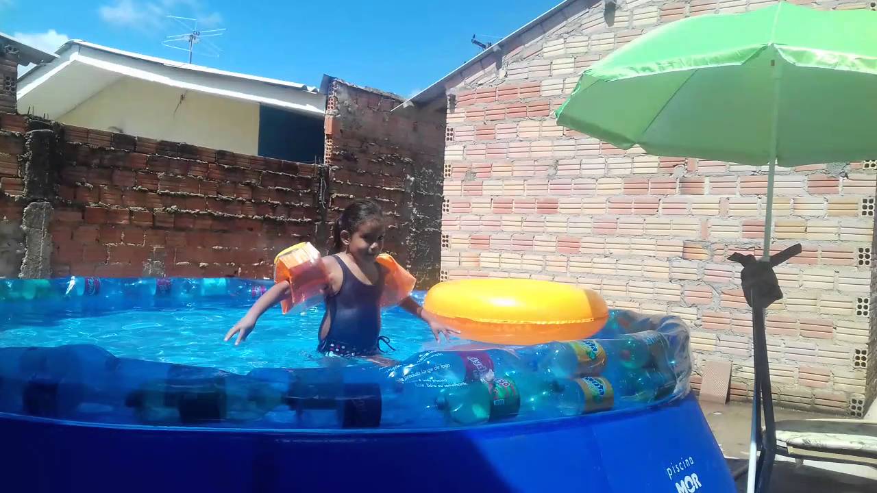 Garrafas petts a solução para sua piscina de plástico que furou as bordas.