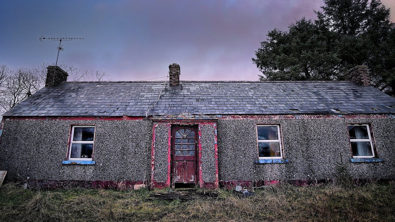 ABANDONED IRISH FARM HOUSE FROZEN IN TIME FOR OVER A DECADE
