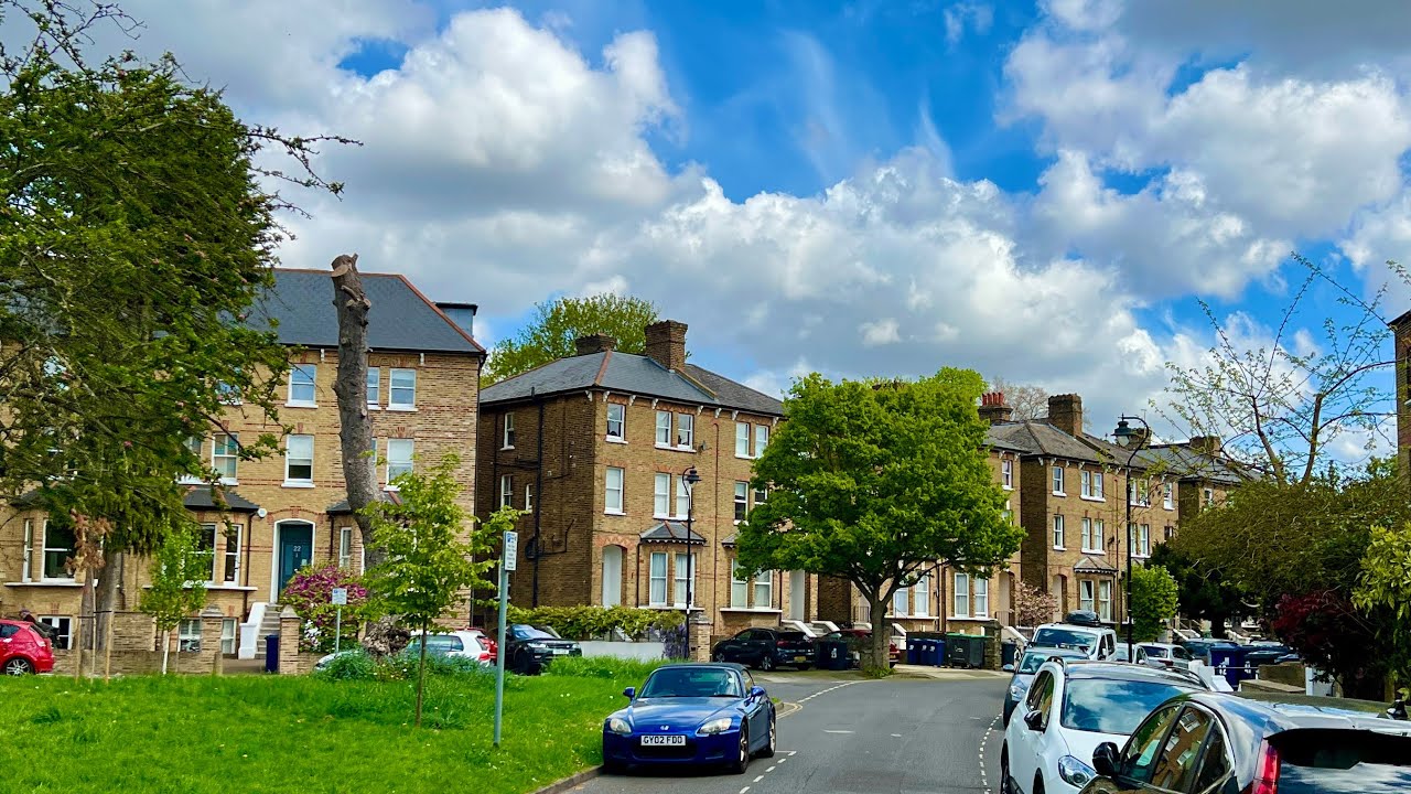 🍀 LONDON Spring Walk [4K] | beautiful Ealing | 2025